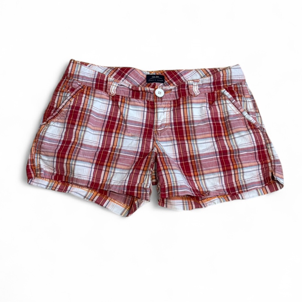 Baileys Point - Stylish Red Plaid Shorts